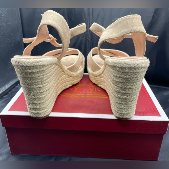 Vicki-Vicki Womens Beige Faux Suede Espadrilles Wedge Sandals, Size 8.5 - Picture 4 of 5